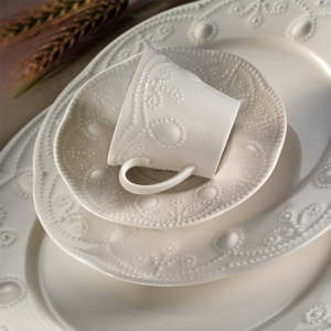 24dílná sada porcelánového nádobí Kutahya Stitched