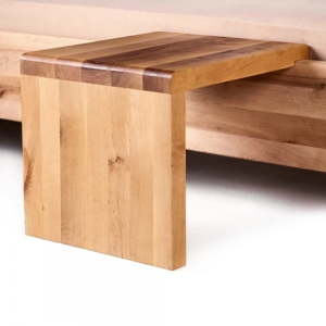 Noční stolek z olejovaného olšového dřeva Mazzivo Coob