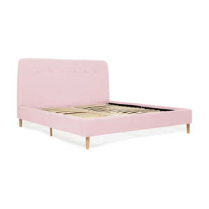 Pudrově růžová dvoulůžková postel s dřevěnými nohami Vivonita Mae Queen Size, 160 x 200 cm