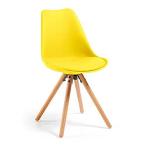 Žlutá židle s bukovými nohami loomi.design Lumos