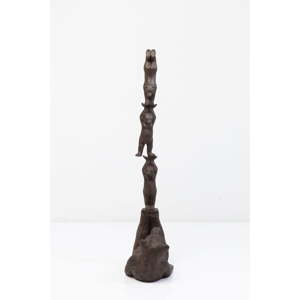 Dekorativní socha Kare Design Artistic Bears Balance, 121 cm