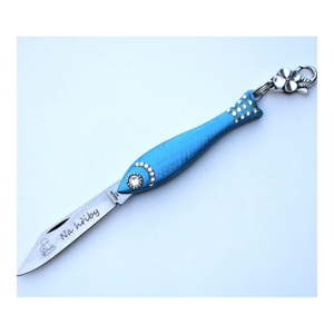 Světle modrý český nožík rybička s nápisem Na Hřiby v designu od Alexandry Dětinské