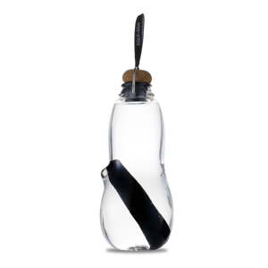 Černá filtrační láhev s binchotanem Black + Blum Pure, 800 ml